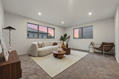 Photo of property in 72a Sycamore Drive, Sunnynook, Auckland, 0620