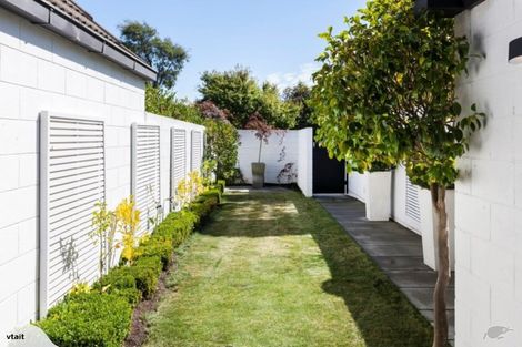 Photo of property in 94b Aikmans Road, Merivale, Christchurch, 8014