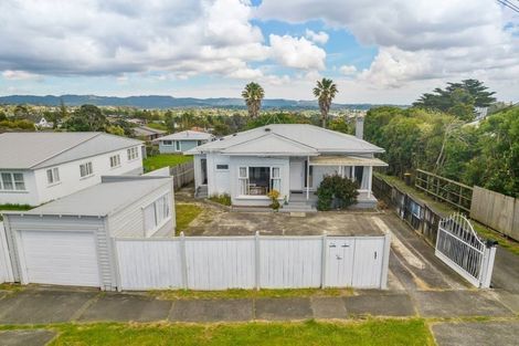 Photo of property in 3 Pleasant Road, Glen Eden, Auckland, 0602