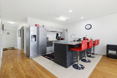 Photo of property in 2/124 Stancombe Road, Flat Bush, Auckland, 2016