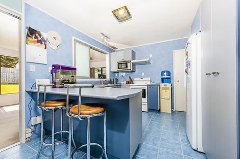 Photo of property in 62 West Harbour Drive, West Harbour, Auckland, 0618