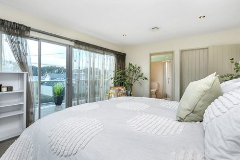 Photo of property in 71 Hine Street, New Plymouth, 4310