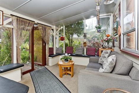Photo of property in 8 Embassy Place, Glenfield, Auckland, 0629