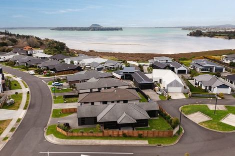 Photo of property in 63 Bert Wall Drive, Omokoroa, 3114