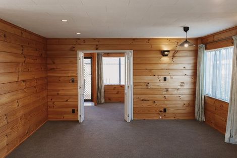 Photo of property in 6 Gates Road, Waikanae Beach, Waikanae, 5036