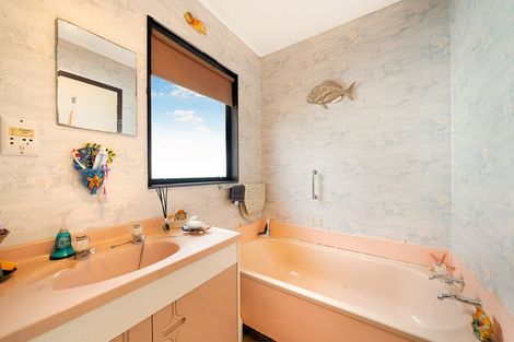 Photo of property in 2/30 Fraser Road, Narrow Neck, Auckland, 0624