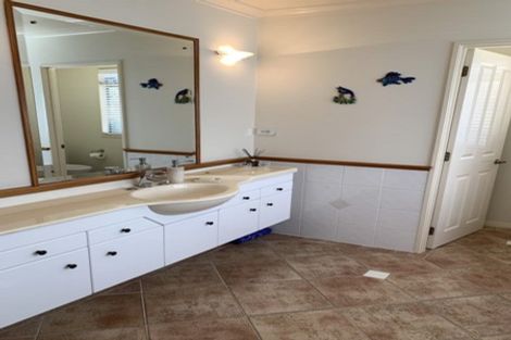 Photo of property in 39 Regency Park Drive, Gulf Harbour, Whangaparaoa, 0930