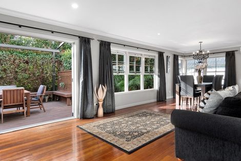 Photo of property in 24 Seaview Road, Otumoetai, Tauranga, 3110