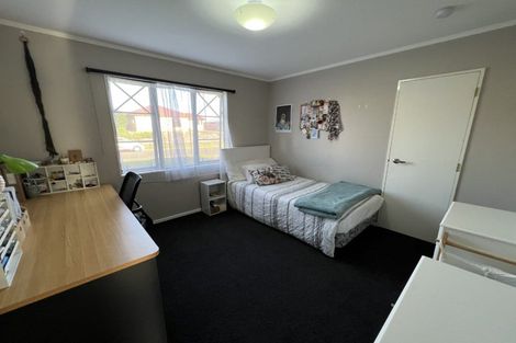 Photo of property in 33 Logan Way, Kelvin Grove, Palmerston North, 4414