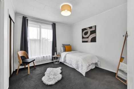 Photo of property in 22 Nevada Drive, Merrilands, New Plymouth, 4312