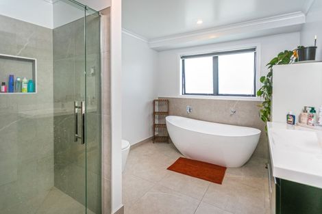 Photo of property in 2 Cherry Lane, Coromandel, 3506