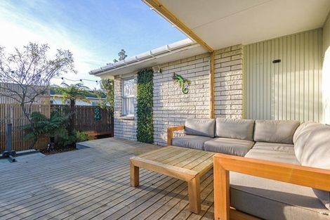 Photo of property in 15 Acacia Street, Kelvin Grove, Palmerston North, 4414