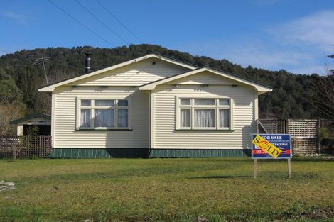 Photo of property in 89 Main Road, Blackball, 7804
