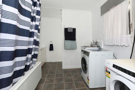 Photo of property in 10 Ngareta Street, Marton, 4710