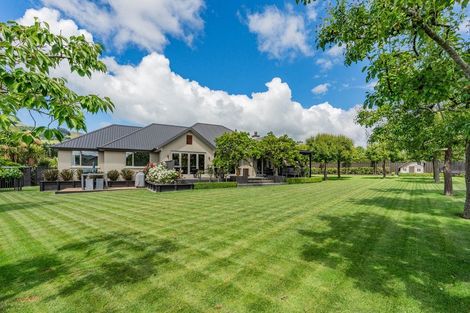 Photo of property in 5 Orchard Grove, East Taieri, Mosgiel, 9024