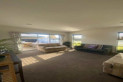 Photo of property in 35 Te Whenu Crescent, Marshland, Christchurch, 8083