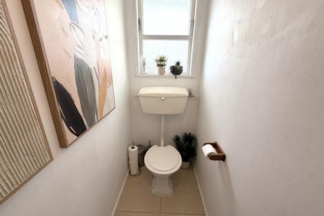 Photo of property in 25 Mokau Place, Terrace End, Palmerston North, 4410