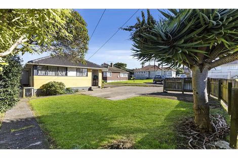 Photo of property in 1 Bardia Road, Panmure, Auckland, 1072