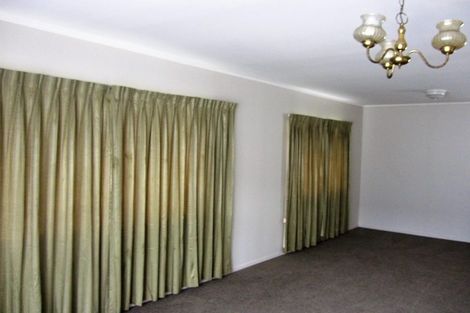 Photo of property in 1/20 Corolu Place, Conifer Grove, Takanini, 2112