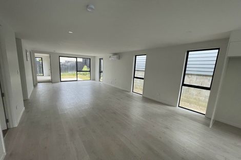 Photo of property in 8/101 Hobsonville Road, West Harbour, Auckland, 0618