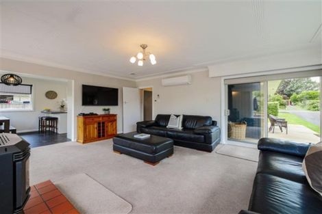 Photo of property in 30 Skerries Street, Outram, 9019