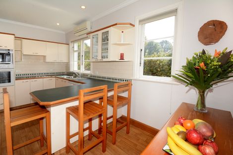Photo of property in 2 Mcgeorge Avenue, Mornington, Dunedin, 9011