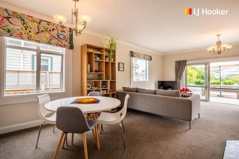 Photo of property in 16 West Avenue, Saint Clair, Dunedin, 9012