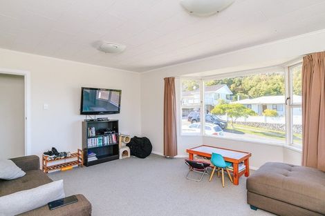 Photo of property in 8 Christchurch Crescent, Kelson, Lower Hutt, 5010