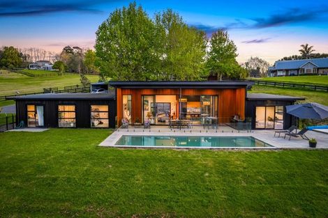 Photo of property in 33 Fernielea Drive, Riverhead, 0793