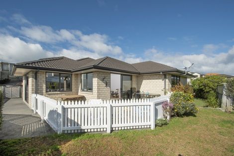 Photo of property in 40 Waterside Drive, Pyes Pa, Tauranga, 3112