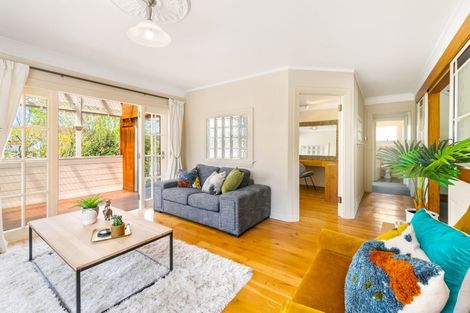 Photo of property in 120 Parker Road, Oratia, Auckland, 0604