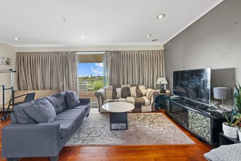 Photo of property in 8 Copperfield Terrace, Mellons Bay, Auckland, 2014