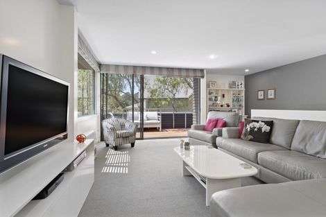 Photo of property in 35a Ngaio Road, Kelburn, Wellington, 6012