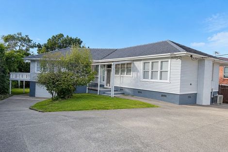 Photo of property in 443 East Coast Road, Mairangi Bay, Auckland, 0630
