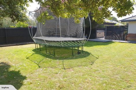 Photo of property in 76 Blue Gum Place, New Brighton, Christchurch, 8083