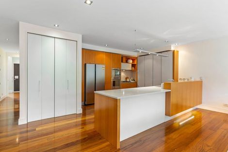 Photo of property in 5/258 Hurstmere Road, Takapuna, Auckland, 0622