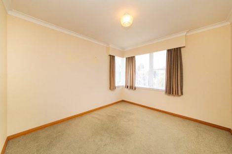 Photo of property in 2 York Place, Awapuni, Palmerston North, 4412