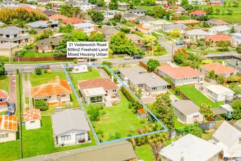 Photo of property in 31 Vodanovich Road, Te Atatu South, Auckland, 0610