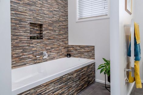 Photo of property in 16 Plains Avenue, Masterton, 5810