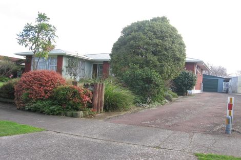 Photo of property in 11 Raglan Avenue, Cloverlea, Palmerston North, 4412