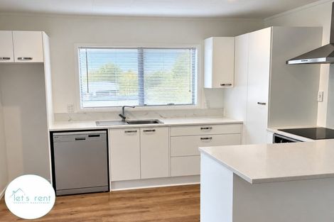 Photo of property in 92 Burundi Avenue, Clendon Park, Auckland, 2103