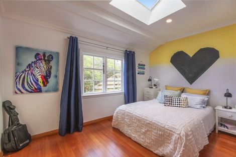 Photo of property in 96 Ranui Crescent, Khandallah, Wellington, 6035