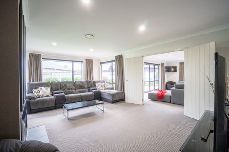 Photo of property in 4 Manhattan Court, Kelvin Grove, Palmerston North, 4414