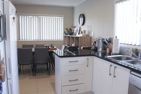Photo of property in 8b Golf Avenue, Otahuhu, Auckland, 1062