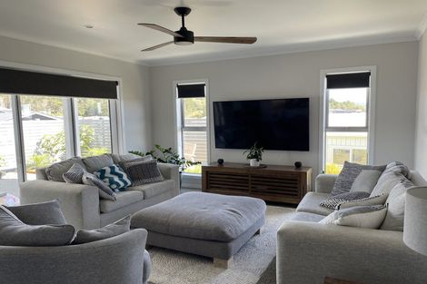 Photo of property in 1 Ngaio Close, Mangawhai, 0505