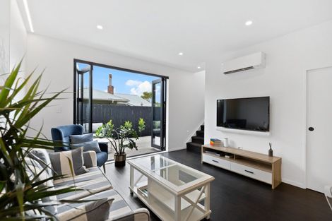 Photo of property in 18b St Michaels Avenue, Point Chevalier, Auckland, 1022