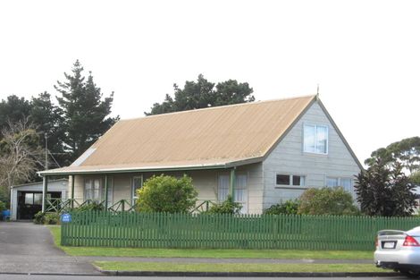 Photo of property in 127 Carnoustie Drive, Wattle Downs, Auckland, 2103