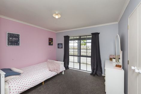 Photo of property in 23 Charles Cross Street, Longburn, Palmerston North, 4412