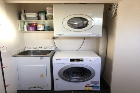 Photo of property in 2/33 Egremont Street, Belmont, Auckland, 0622