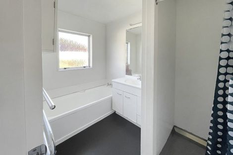 Photo of property in 16 Malone Road, Waterloo, Lower Hutt, 5011